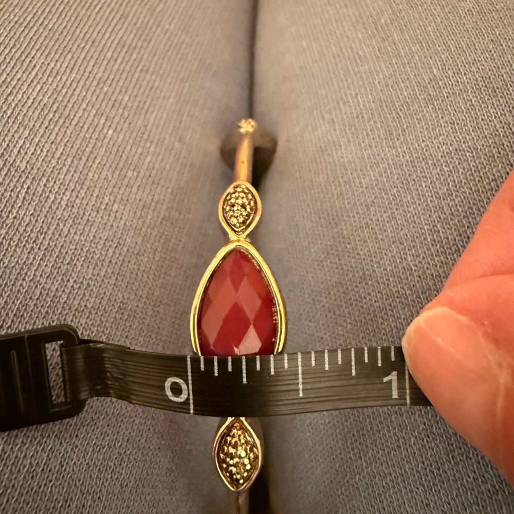 Vintage Crown Trifari Red Lucite Cabochons Gold Clip Earrings and Bracelet Set - Picture 11 of 13